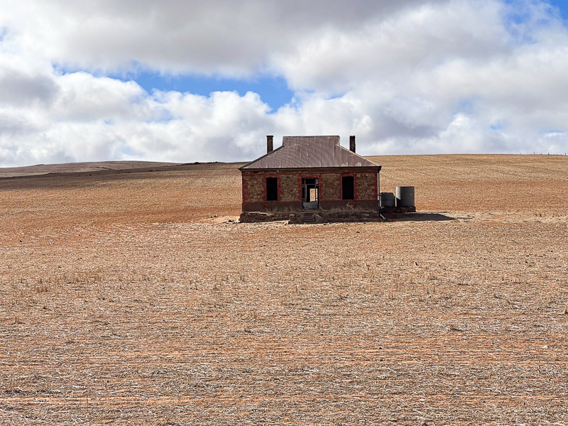 The classic Midnight Oil abandoned house just north of Burra