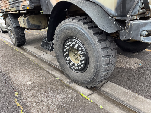 Pirelli P22 front tyres on new beadlock rims (with mudguards)